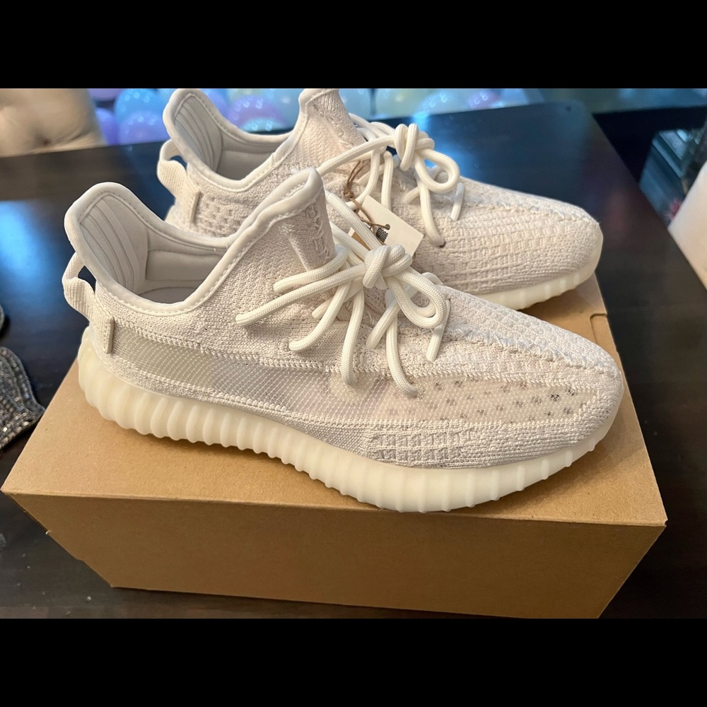 Yezzy 350 V2 Bone
